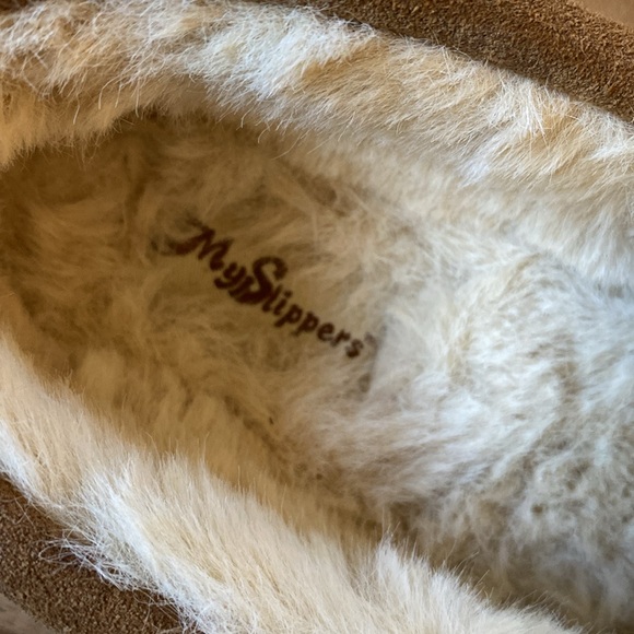 My Pillow My Slippers Moccasins - Picture 3 of 8